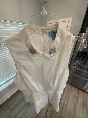 CeCe White Sleeveless Top with Jeweled Collar -Like New